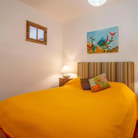 בית נופש La Maison Des Remparts Saint-Jean-de-Barrou